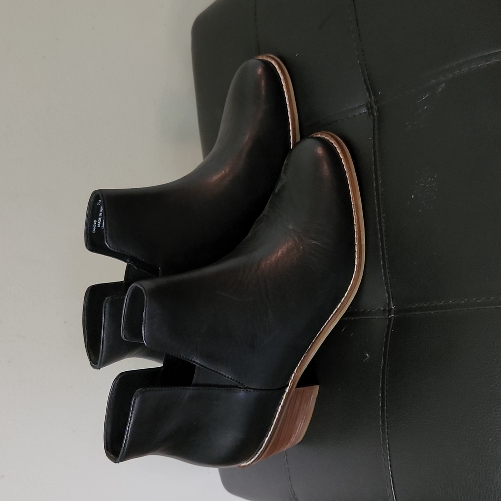 Cole Hann Abbot black leather booties 7.5
